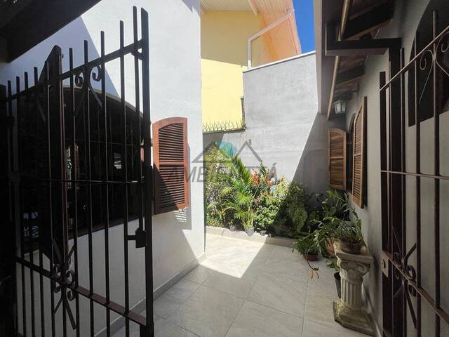 Sobrado para Venda em Caraguatatuba - 5