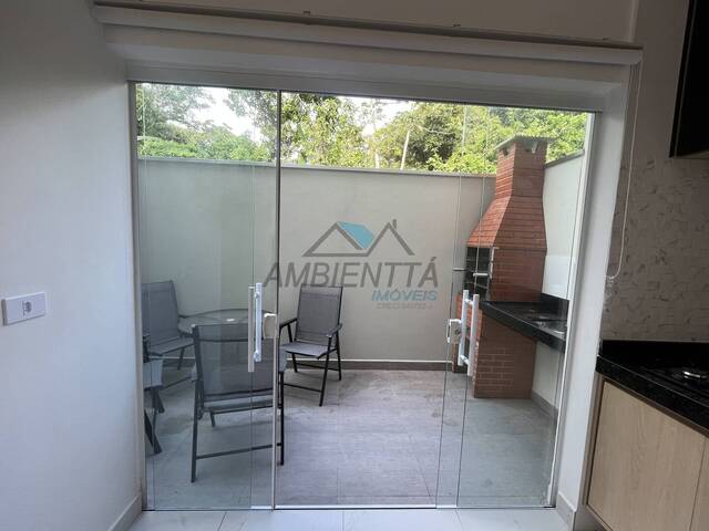 Casa para Venda em Caraguatatuba - 2