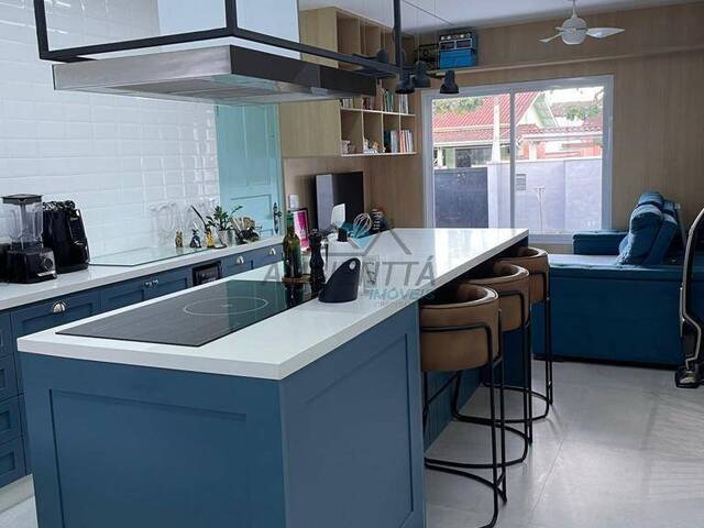 Casa para Venda em Caraguatatuba - 2