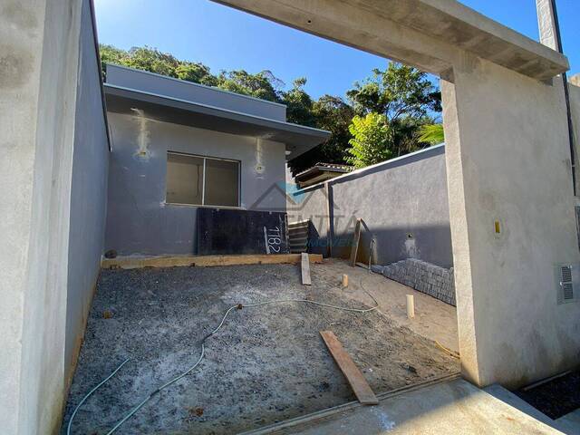 #1020 - Casa para Venda em Caraguatatuba - SP