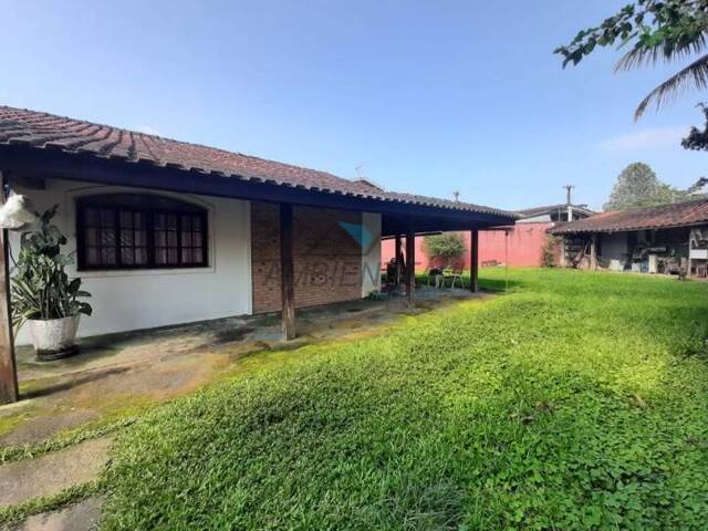Casa para Venda em Caraguatatuba - 2